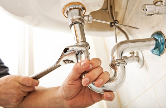 A reader asks real estate lawyer Gary Singer: My tenant added a water filter to the plumbing, resulting in a leak that damaged the neighbor's property. Who should pay for repairs? 